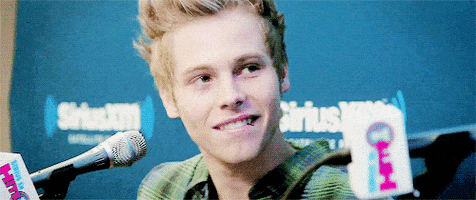 5sos Luke Hemmings animowany GIF