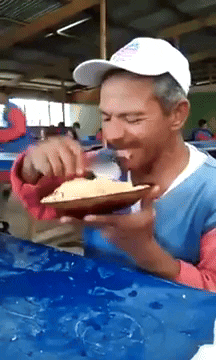 Comendo GIF