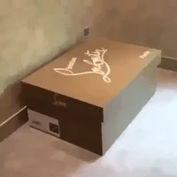  cool satisfying box shoe GIF
