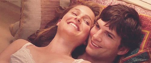 ashton kutcher love GIF  Reír enamora, artículo por Lights Magazine Tv