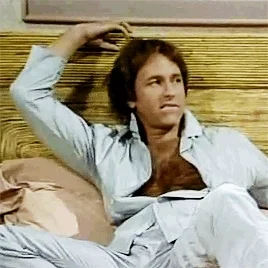 tres compañía coqueteando GIF