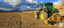 Tractor GIF by Graocompany