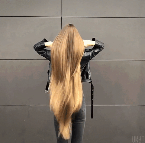 Femme aux cheveux longs