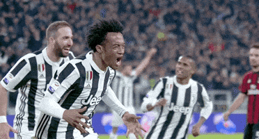 juan cuadrado celebration GIF by JuventusFC