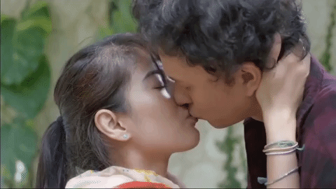 Gambar Ciuman Lucu Romantis