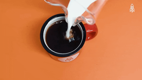 Kawa czarna czy z mlekiem