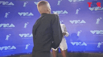 200.gif?cid=fc005b08540d761c8b6be22576f98457e0112d416dacfeb8&rid=200.gif&ct=g