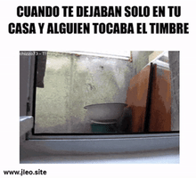 OrgullodeMujer terror sola miedo GIF