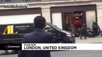 fleeing london GIF by euronews