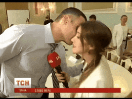 mediaam kiss journalist klichko GIF