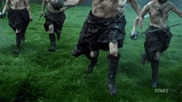 Escribir (o leer) novela histórica entraña ciertos riesgos, como viajar al pasado en busca de Jamie Fraser y encontrarte con estos señores.