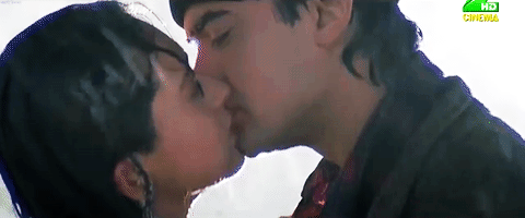 spideyposts hot kiss karishma kapoor GIF