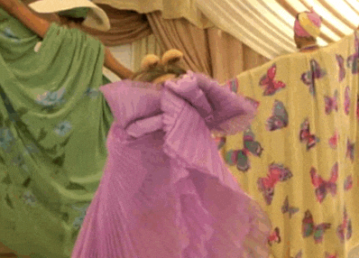 Giphy - miss piggy film GIF
