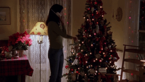 Lorelai Gilmore Christmas GIF by Gilmore Girls Brasil - Find & Share on GIPHY
