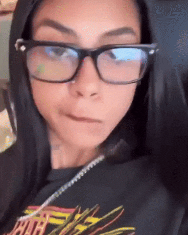 Yvl GIF