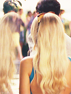 margot robbie street GIF