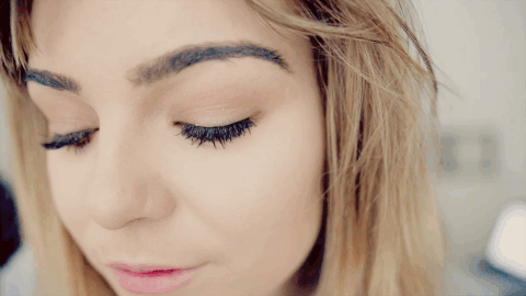 eyelashes