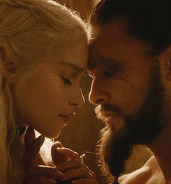 game of thrones kiss GIF