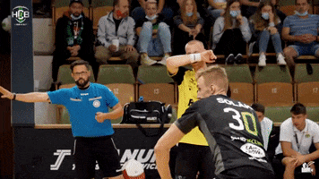 200.gif?cid=fc005b0848e2de1a790b2058030f107eacd73858efdd7f90&rid=200.gif&ct=g