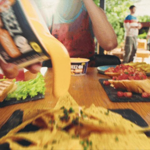 Sos Bun GIF by Hochland Romania