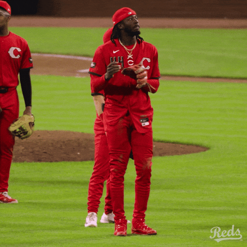 De La Cruz Dancing GIF by Cincinnati Reds