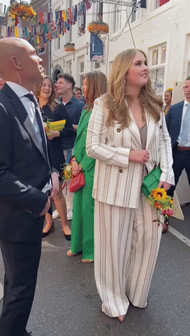 Stand-In Queen Maxima GIF by FASHIONCLASH