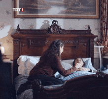 Morning Kiss GIF by TRT