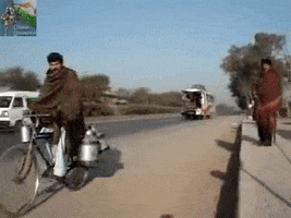 mati funny awesome bus Pakistan GIF