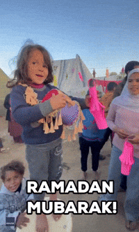 Displaced Palestinian Children Welcome Ramadan