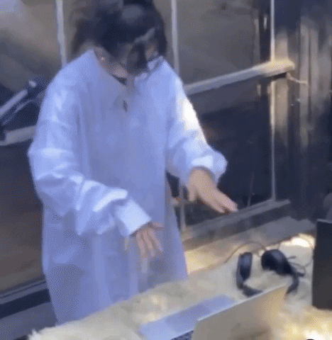 giphy.gif?cid=5e214886e10da6a807ef4b8dc640917cf822cb8312659c1a&rid=giphy.gif&ct=g