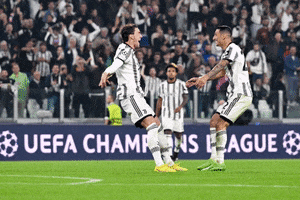 Di Maria Hug GIF by JuventusFC