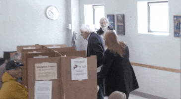 200.gif?cid=fc005b088c9eef2e076af6e4dce077131f73e69d48127e03&rid=200.gif&ct=g