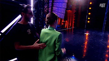 200.gif?cid=fc005b086e4db5cce29bd10683253142d6b0170fe3eee0d9&rid=200.gif&ct=g