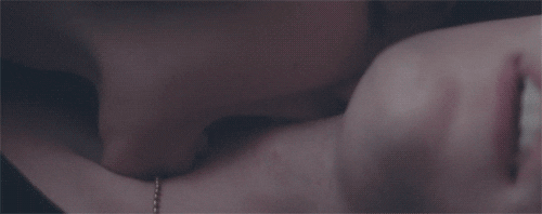 ¿Qué es la odaxelagnia? El fetiche de morder chicas de lujo