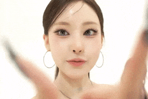 Billlie GIF