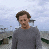 Louis-tomlinson-black-and-white GIFs - Get the best GIF on GIPHY
