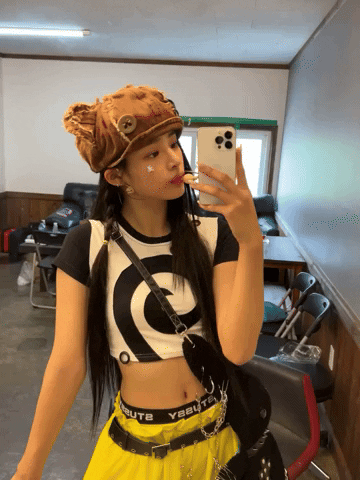 Newjeans GIF