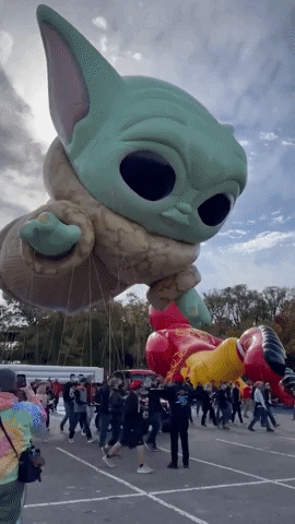 Macys Parade Thanksgiving GIF by Storyful