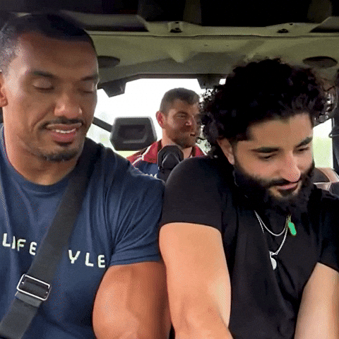 Too Big Car GIF by Rodre