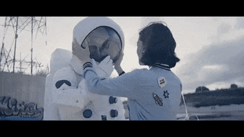 carlossadness kiss astronaut beso astronauta GIF