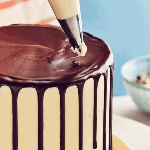 Buttercream Piping GIF by droetkerbakes