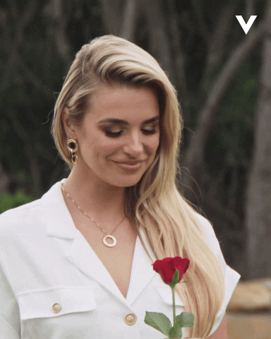 Red Rose GIF by Videoland