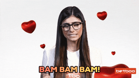 Mia Khalifa Gif
