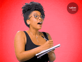 salão de beleza mulher youtuber escrevendo GIF