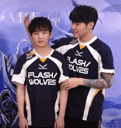 Fw 摸頭 GIF