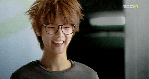 Risultati immagini per kdrama fan gif