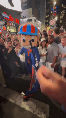 NIKO KNICKERBOCKER GIF