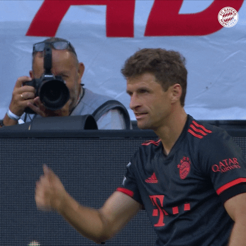 Thomas Muller Thumbs Up GIF by FC Bayern Munich
