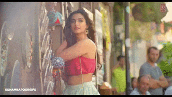 Queen GIF