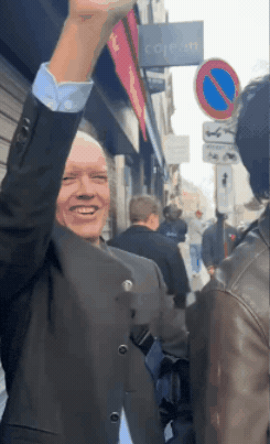 Sylvain Durif GIF